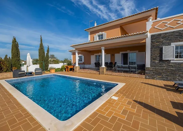 Laura By Algarve Holidays * Албуфейра