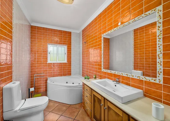 Laura By Algarve Holidays